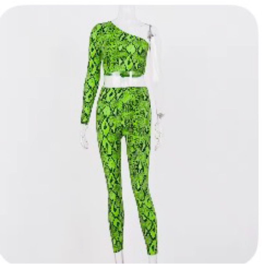 Two piece set